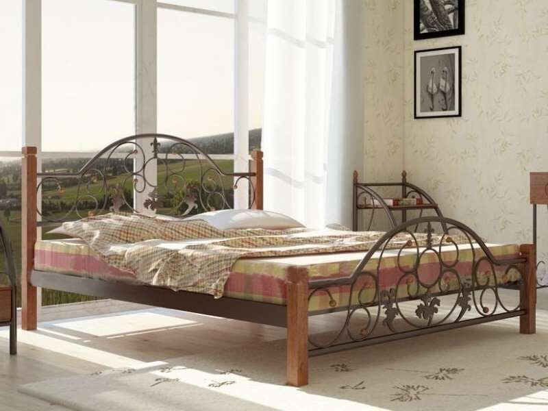 Кровать Жозефина с деревянными ножками Металл-Дизайн